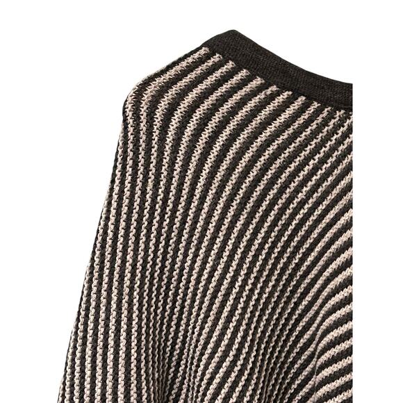 EYEFUL Beige Gray Print Shawl Wrap Scarf Fringe NYC Boutique Boho Chic - Picture 6 of 9